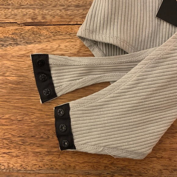 3/$30🌿 NWT Bodysuit - Light Mint Colour - S - Picture 4 of 4